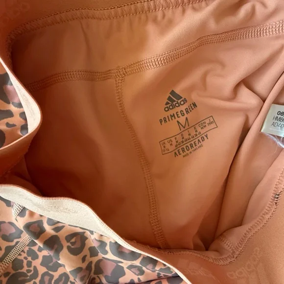 Adidas Hyperglam Blush Cheetah/Leopard crop top and leggings set - Picture 6 of 8